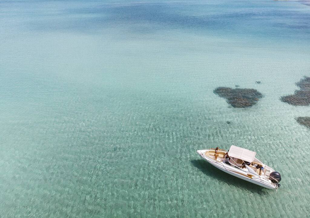 barco na água representando para onde viajar com os amigos no Brasil