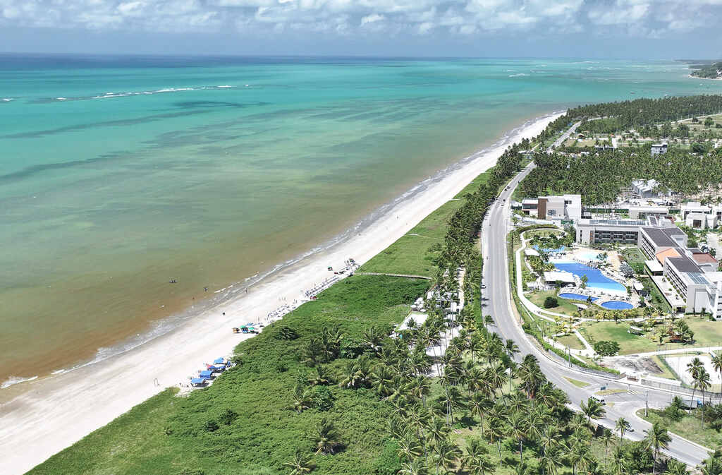 praia em frente ao melhor resort all inclusive do Brasil
