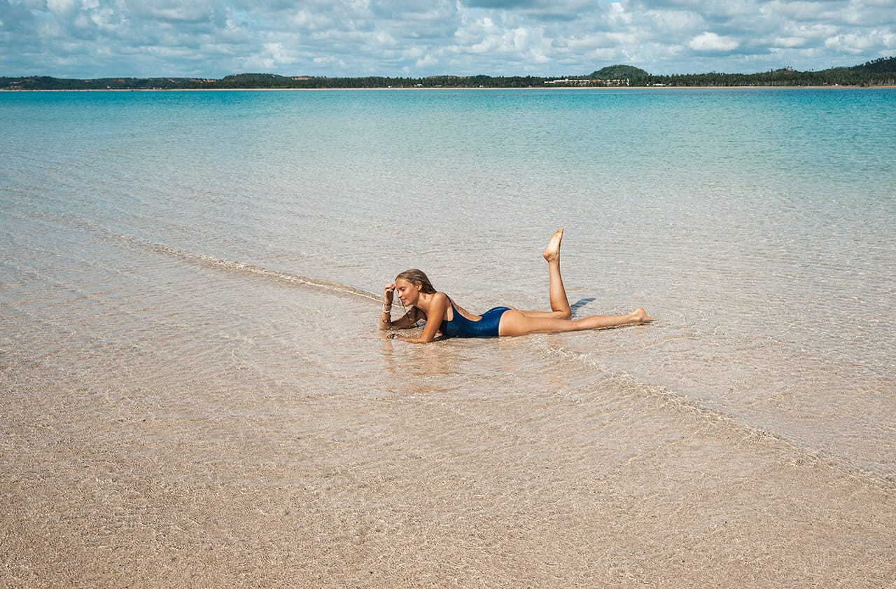 Mar calmo na Croa de São Bento em frente ao Japaratinga Lounge Resort