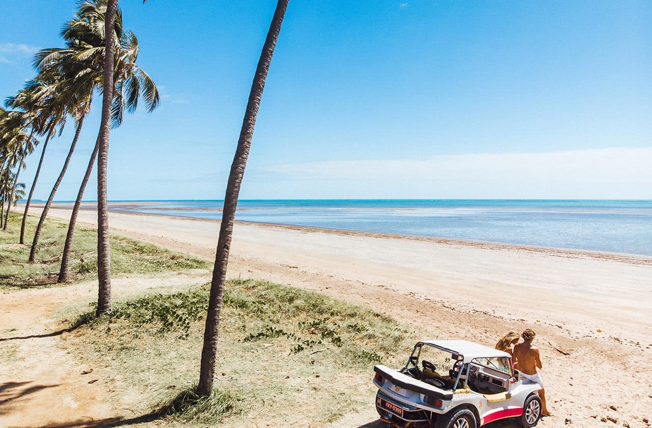 Praia paradisíaca em frente ao Japaratinga Lounge Resort