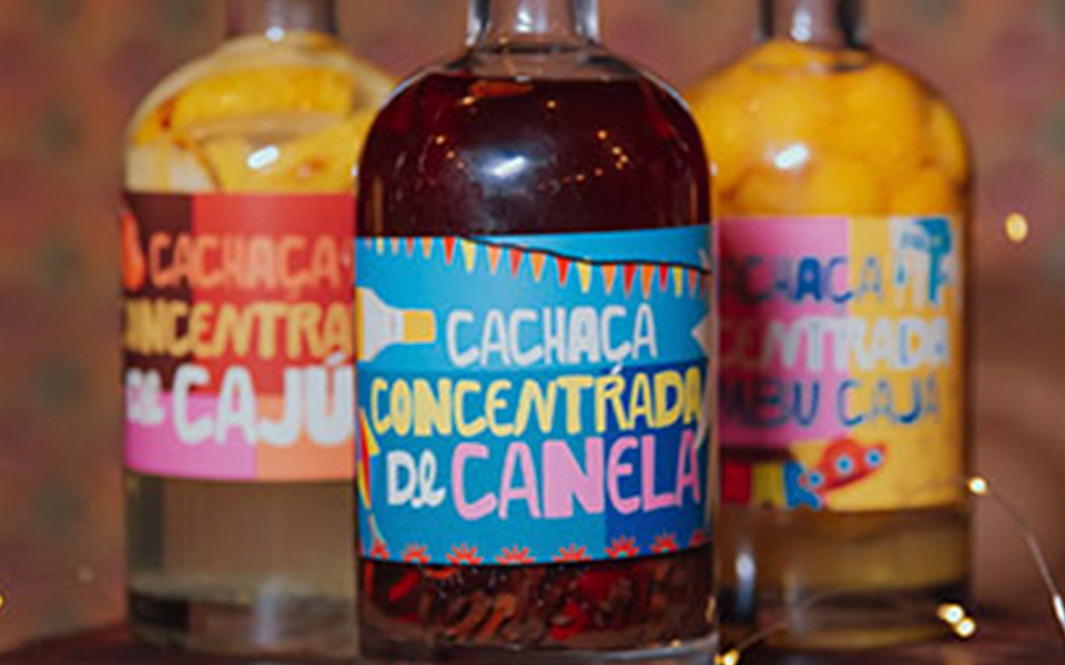 Cachaças de Caju, Canela e Cajá, exclusivas do Arraial da Vila no japaratinga Lounge Resort.